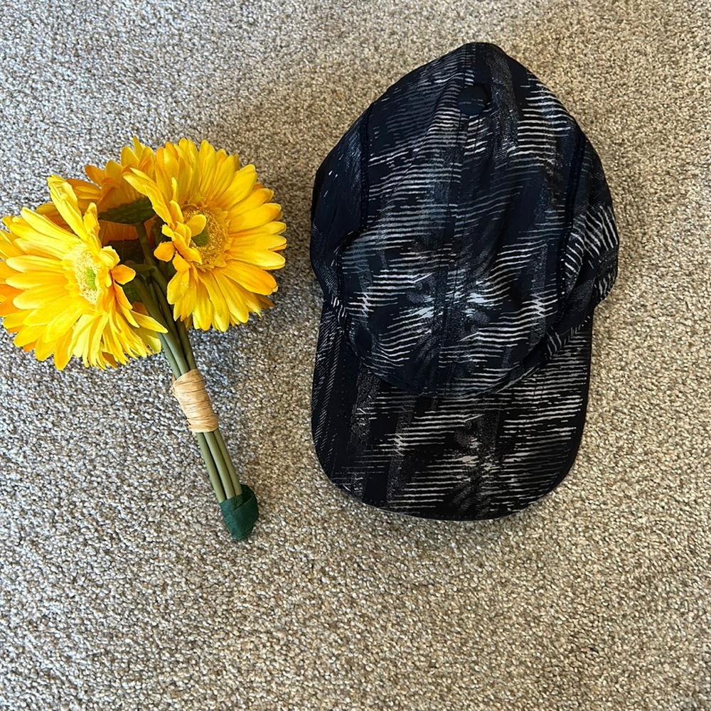 Brooks running workout hat